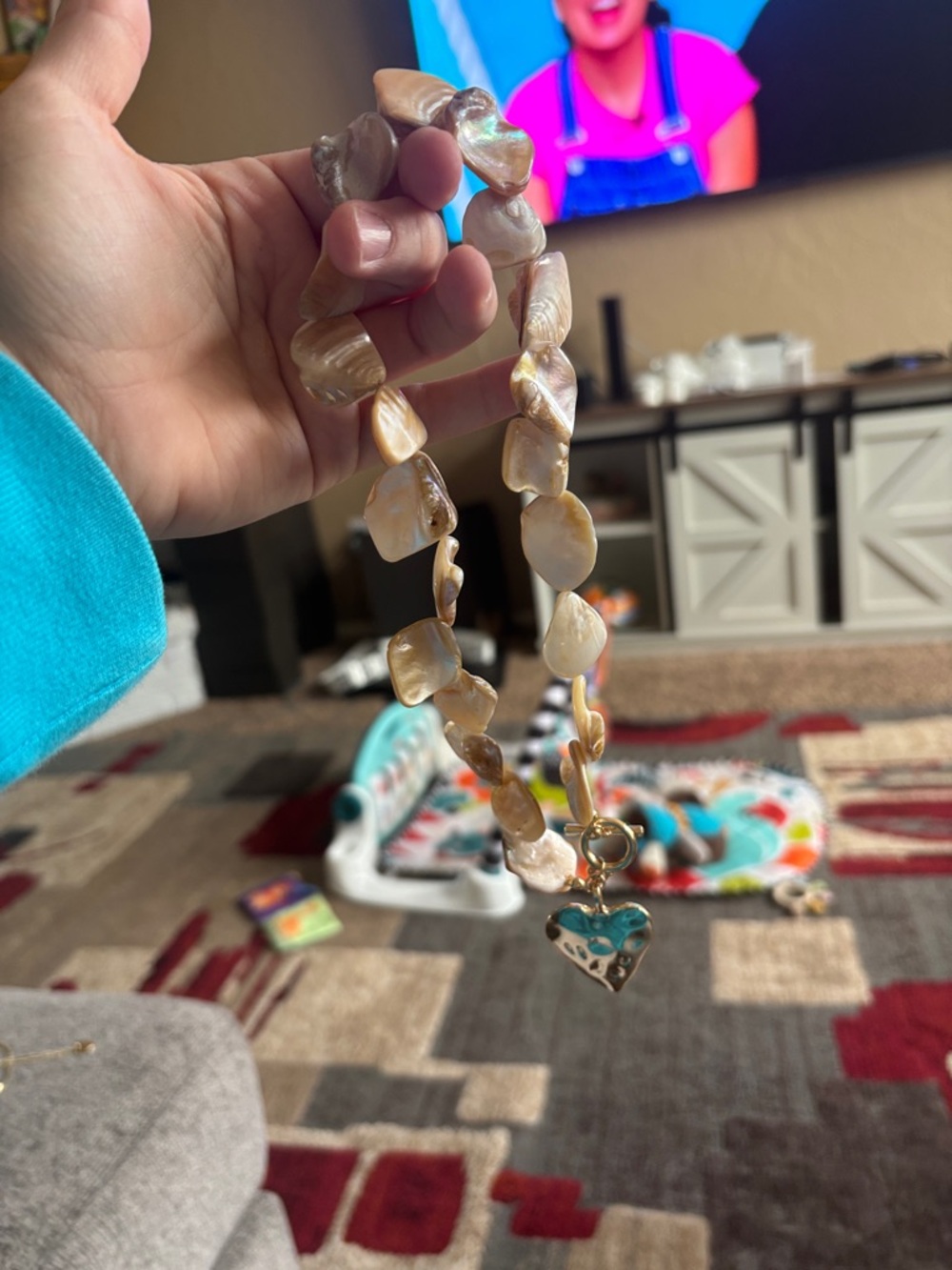 Neutral Shell Chip Necklace with Heart Pendant - Women Jewelry